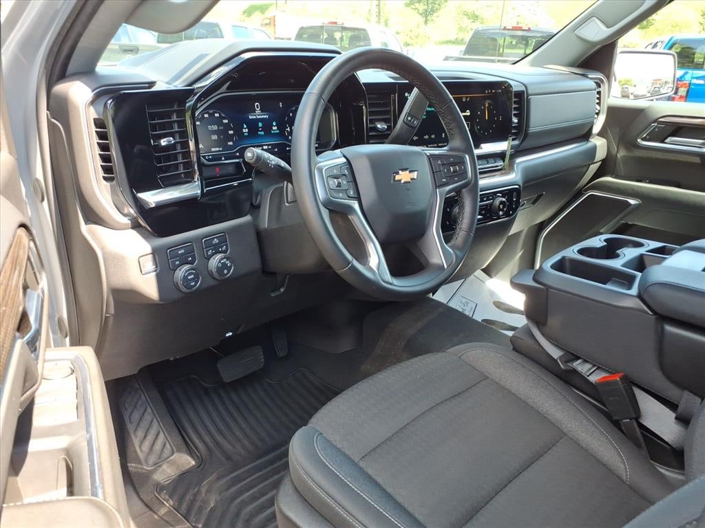 2024 Chevrolet Silverado LT