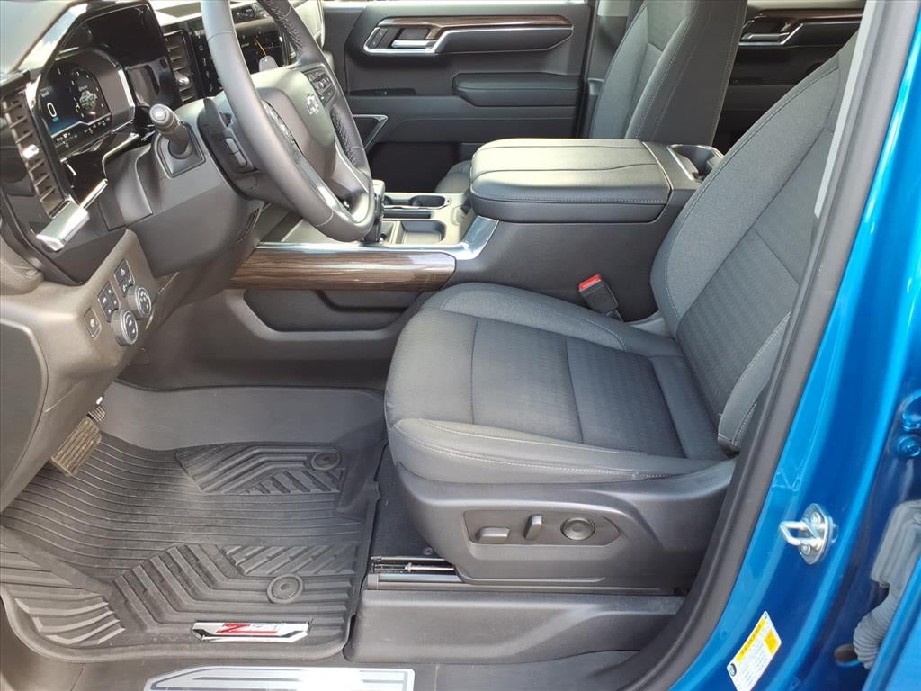 2023 Chevrolet Silverado RST