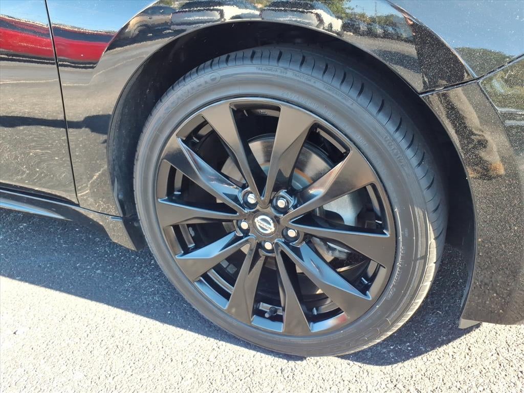 2022 Nissan Maxima SR