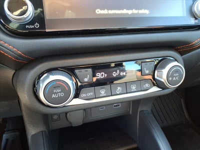 2025 Nissan Versa SR