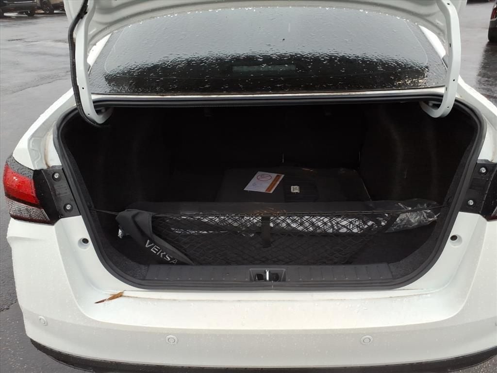 2025 Nissan Versa SR