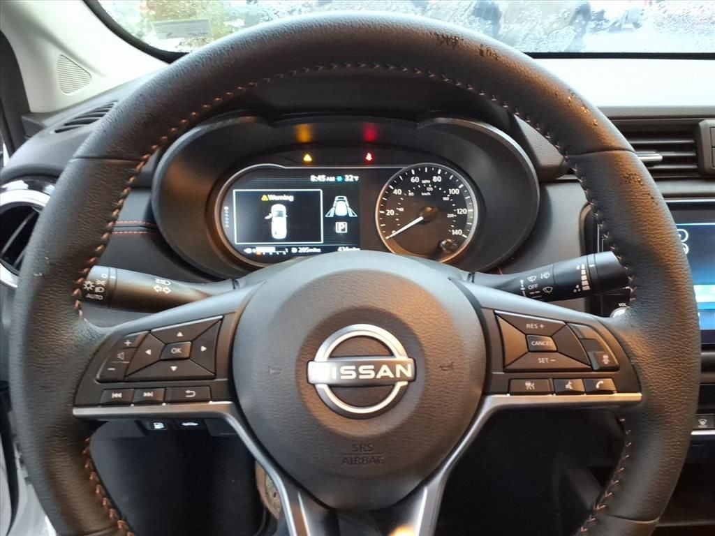 2025 Nissan Versa SR