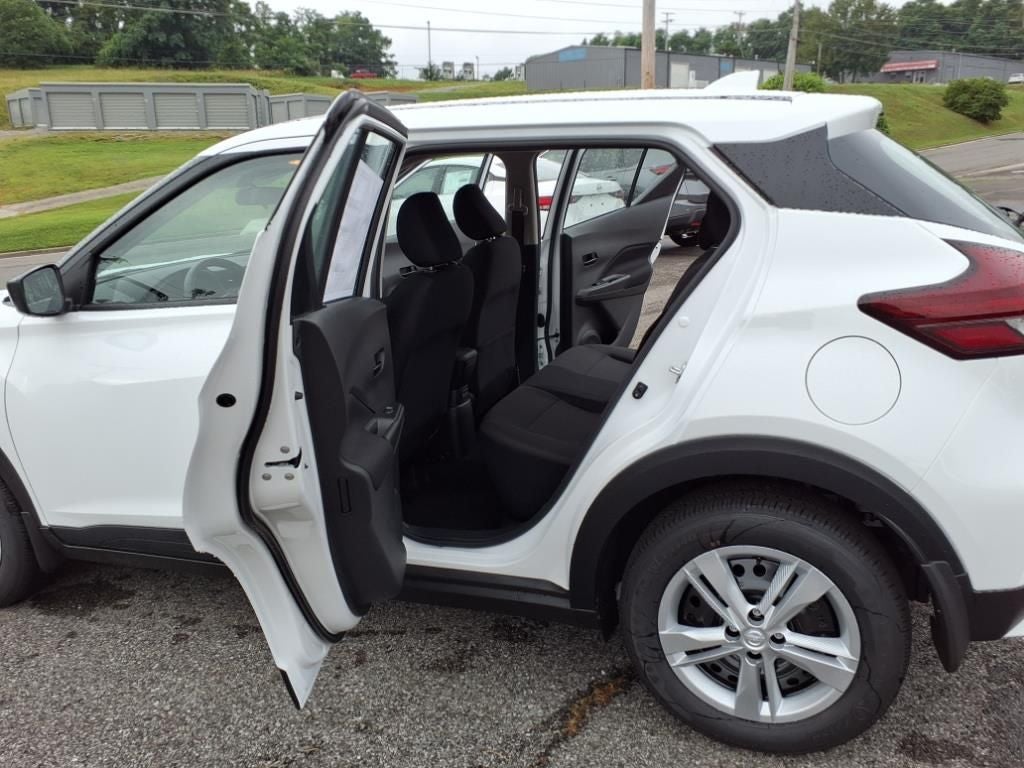 2025 Nissan Kicks Play S