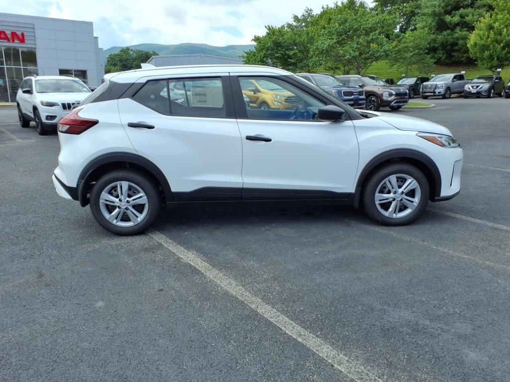 2025 Nissan Kicks Play S