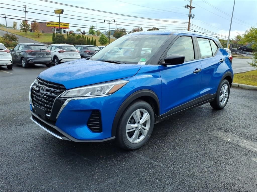 2025 Nissan Kicks Play S