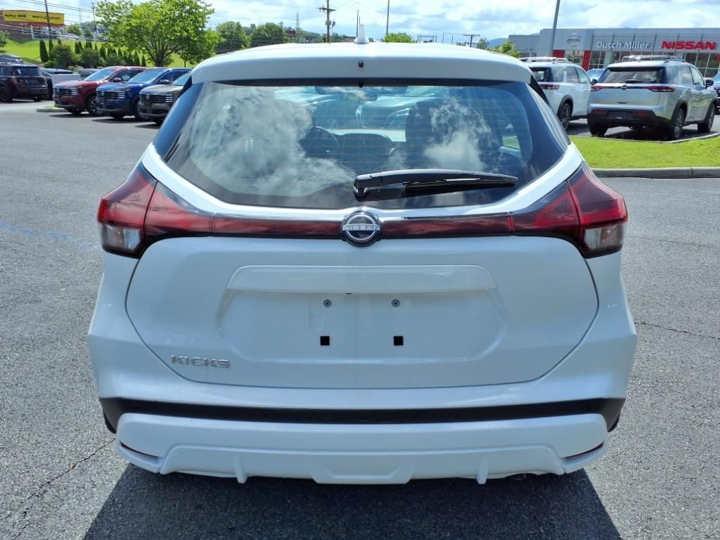 2025 Nissan Kicks Play S