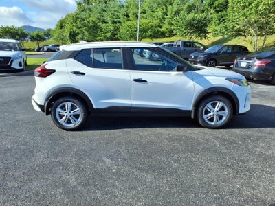 2025 Nissan Kicks Play S