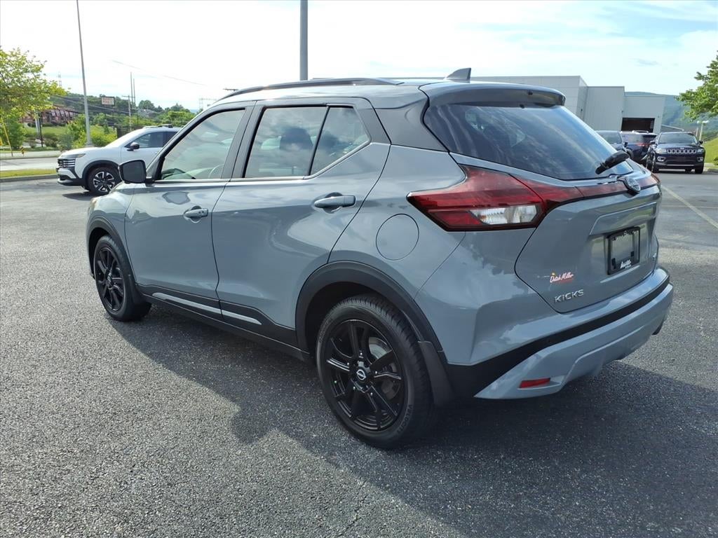 2023 Nissan Kicks SR