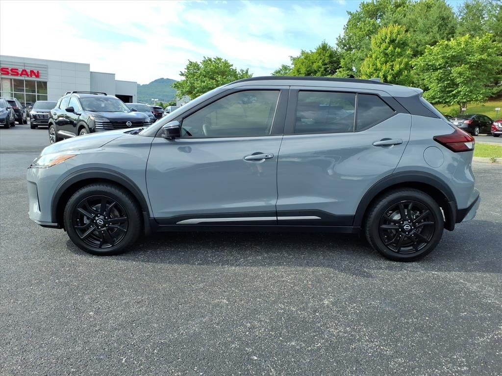 2023 Nissan Kicks SR