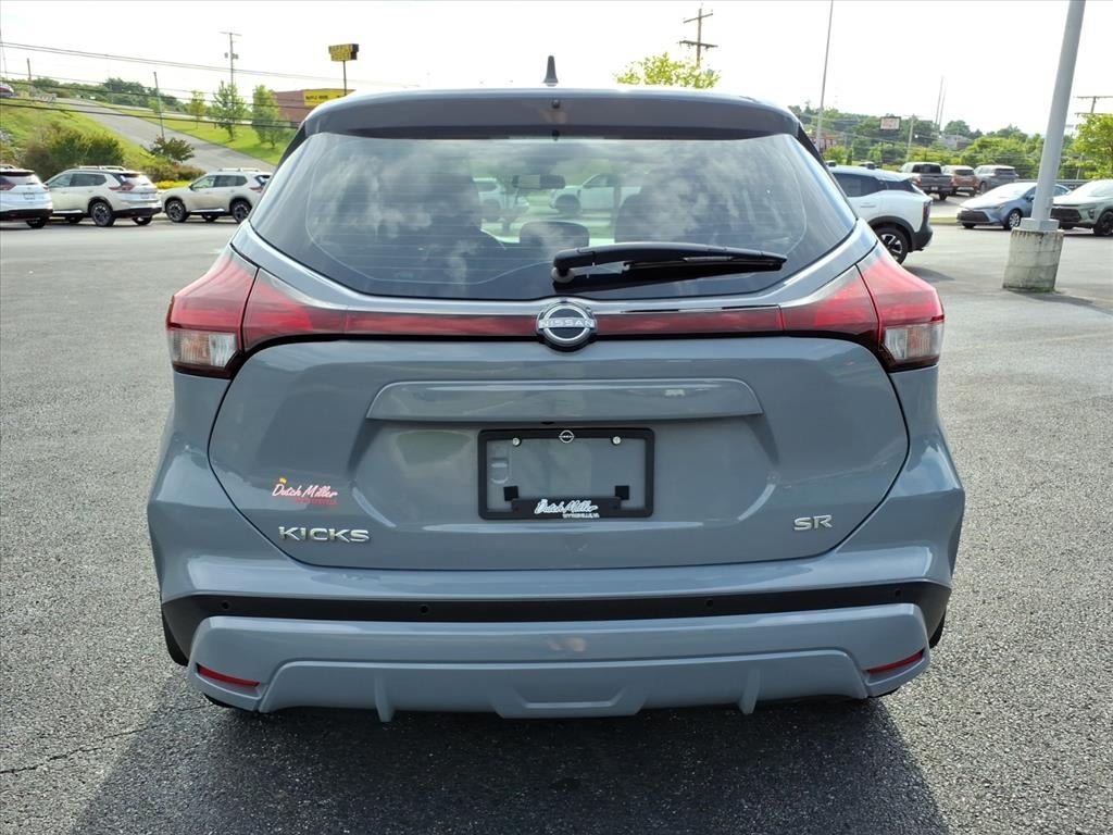 2023 Nissan Kicks SR