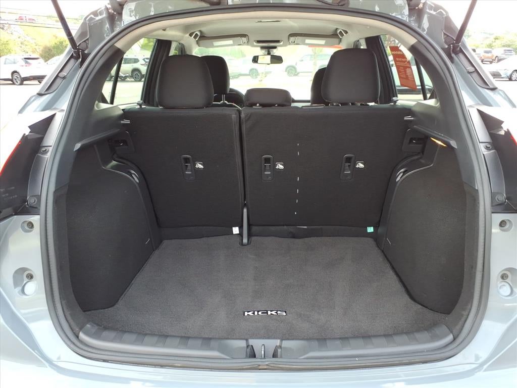 2023 Nissan Kicks SR