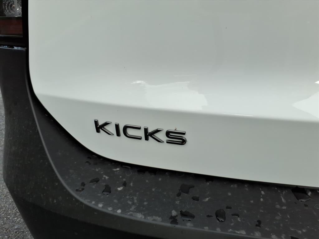 2027 Nissan Kicks SV