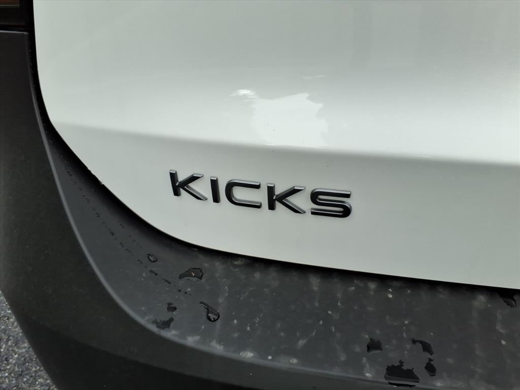2027 Nissan Kicks SV