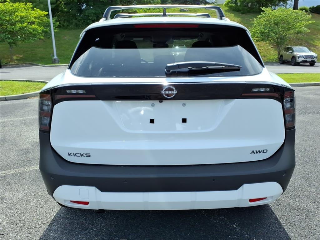 2026 Nissan Kicks SV