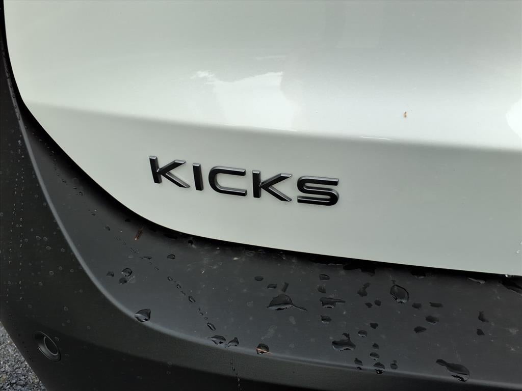 2027 Nissan Kicks SR