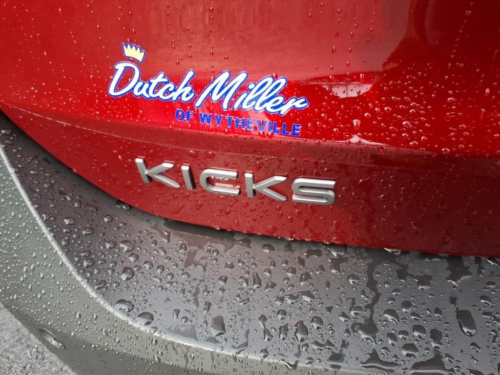 2025 Nissan Kicks SR