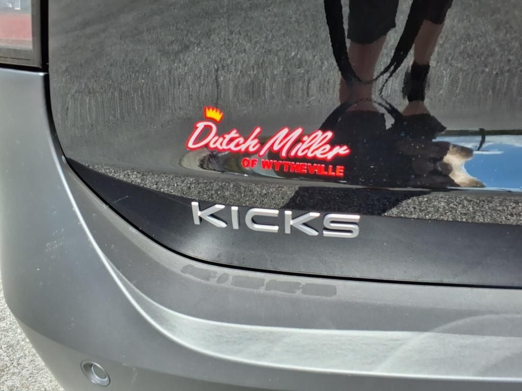 2025 Nissan Kicks SR