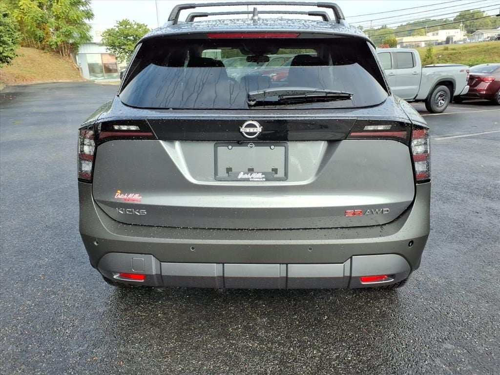 2025 Nissan Kicks SR