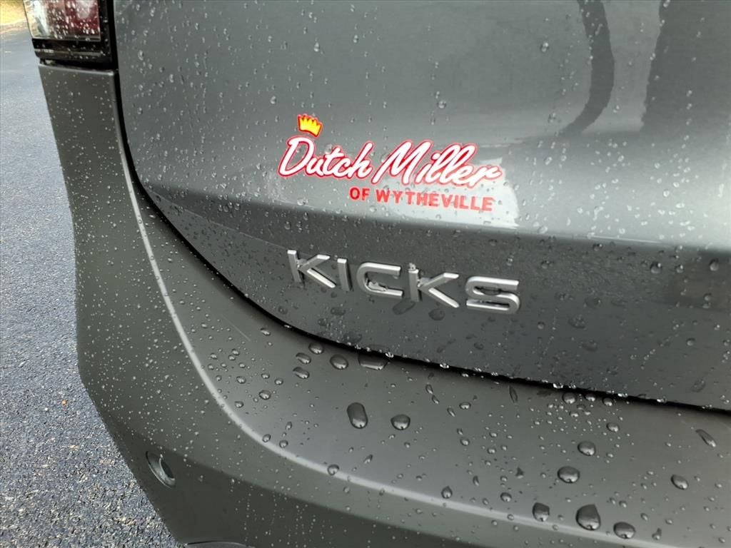 2025 Nissan Kicks SR