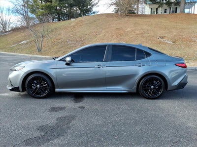 2025 Toyota Camry Hybrid SE