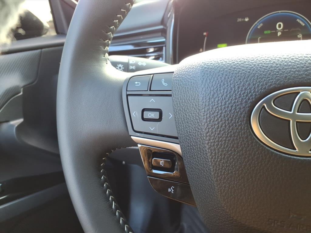 2025 Toyota Camry Hybrid SE