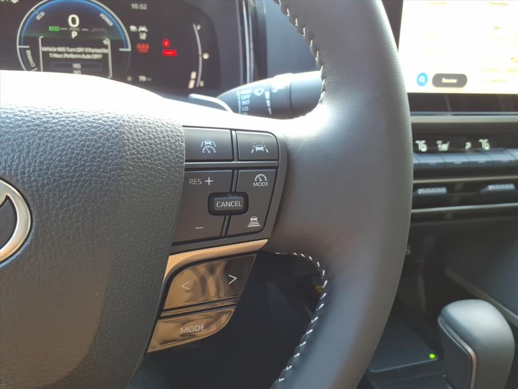 2025 Toyota Camry Hybrid SE