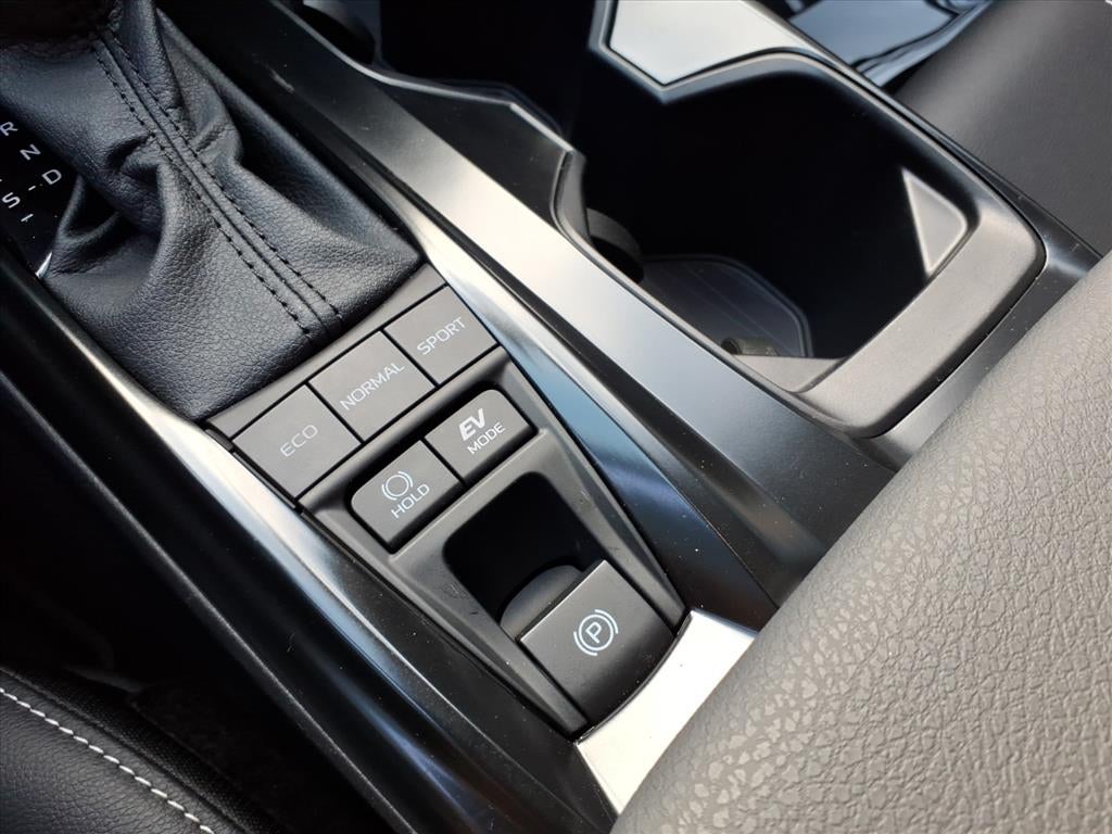 2025 Toyota Camry Hybrid SE