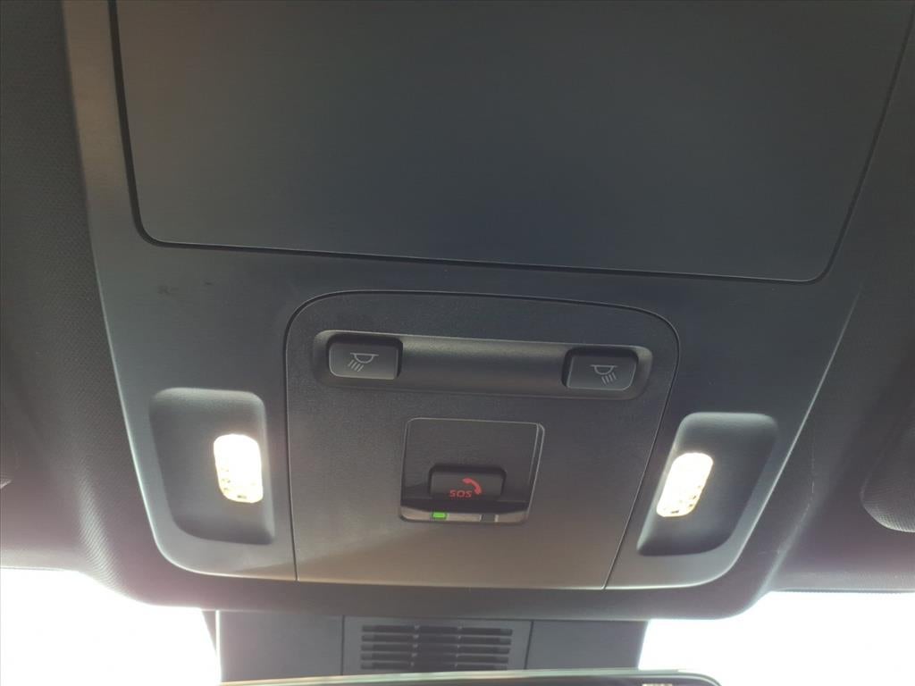 2025 Toyota Camry Hybrid SE