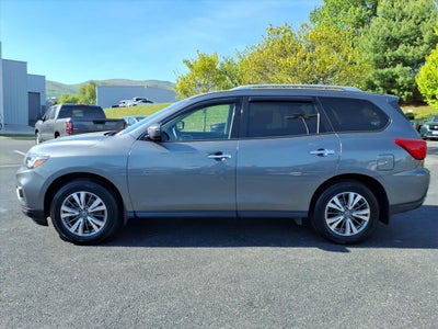 2020 Nissan Pathfinder SV