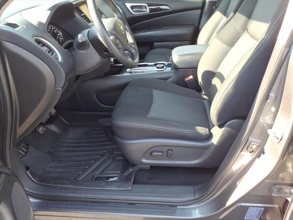 2020 Nissan Pathfinder SV