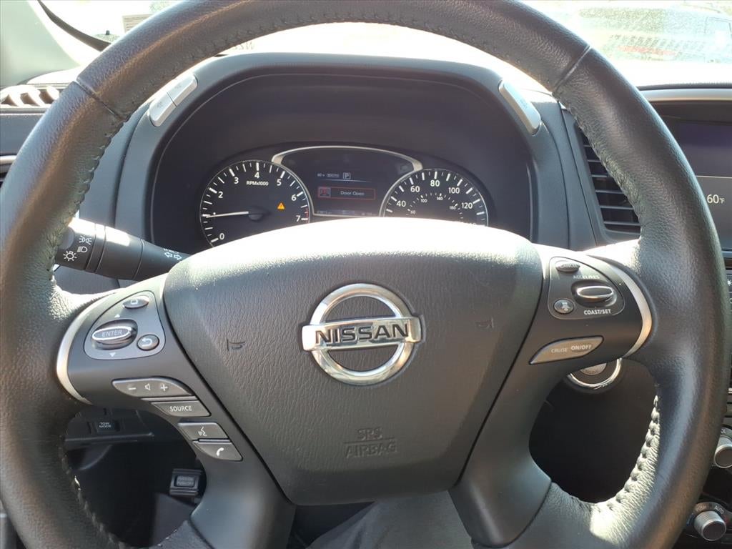 2020 Nissan Pathfinder SV
