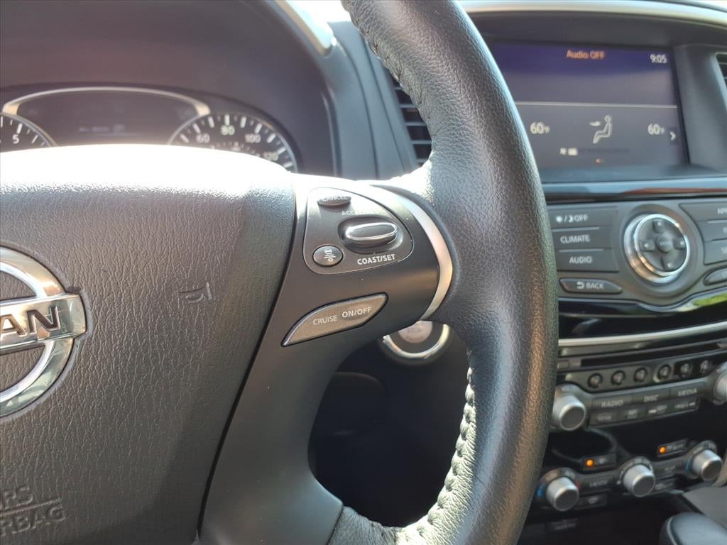2020 Nissan Pathfinder SV