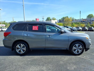 2020 Nissan Pathfinder SV