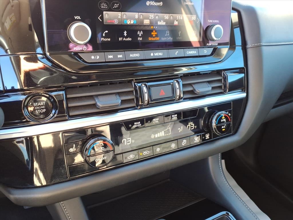 2025 Nissan Pathfinder SV