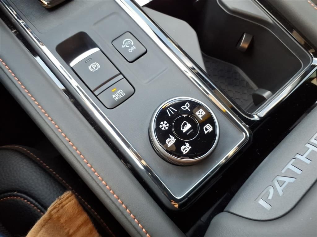 2025 Nissan Pathfinder Rock Creek®