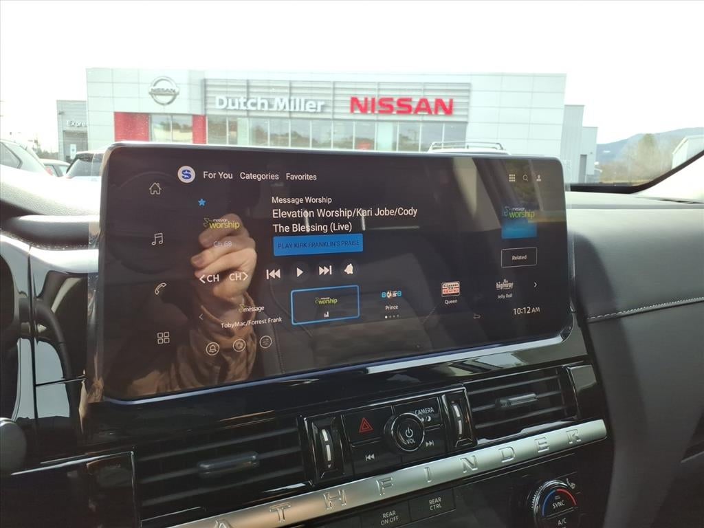 2026 Nissan Pathfinder SV