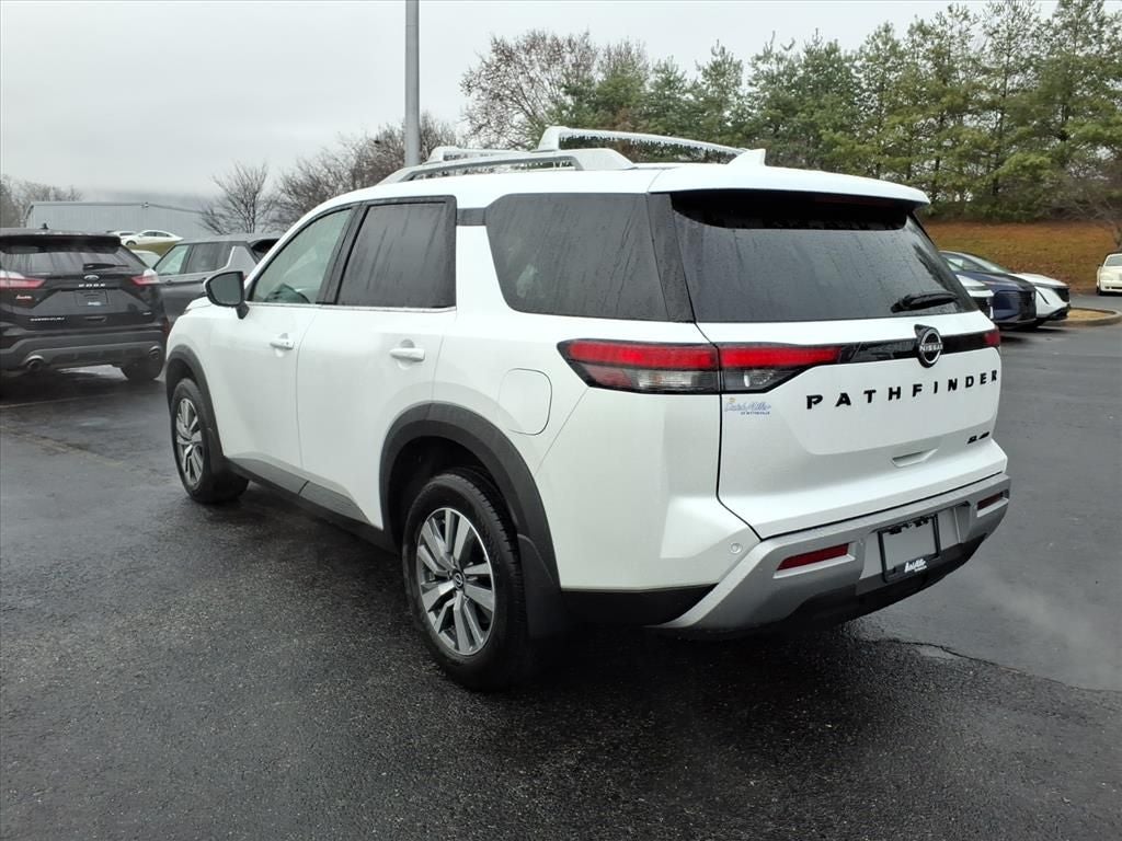 2025 Nissan Pathfinder SL