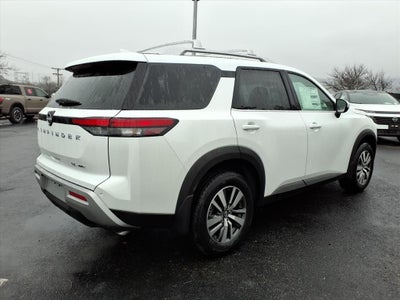 2025 Nissan Pathfinder SL