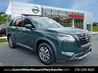 2023 Nissan Pathfinder SL