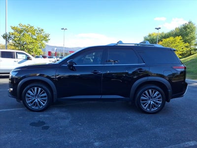 2025 Nissan Pathfinder SL