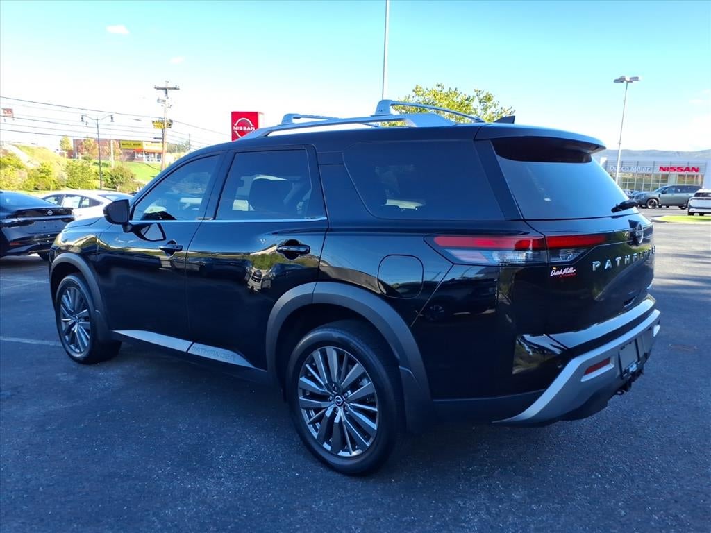 2025 Nissan Pathfinder SL