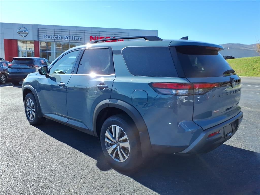 2026 Nissan Pathfinder SL