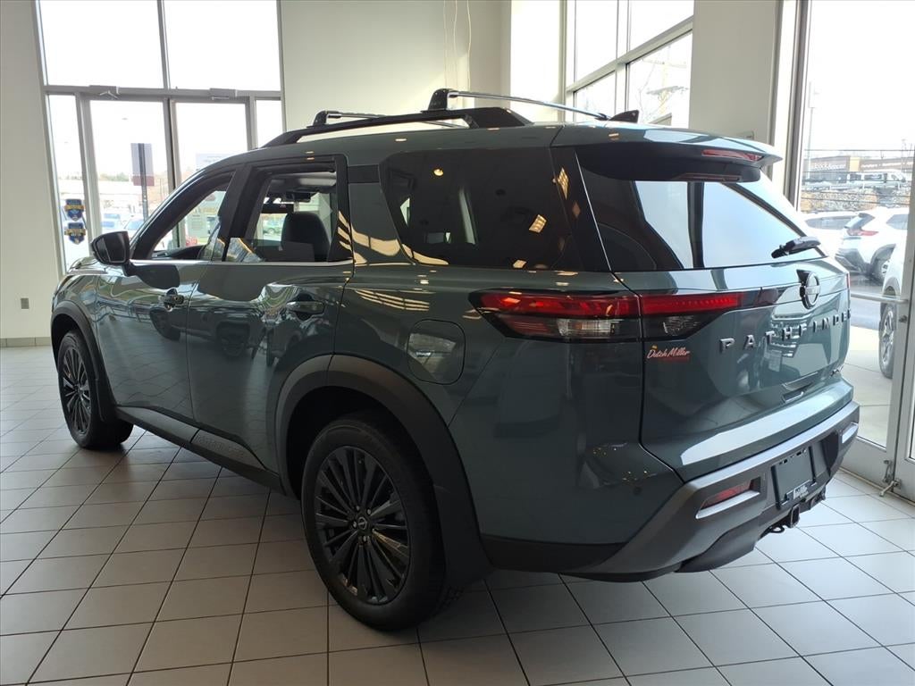 2026 Nissan Pathfinder SL