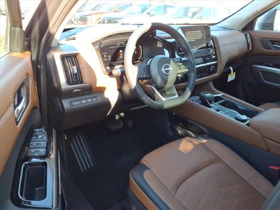 2025 Nissan Pathfinder Platinum