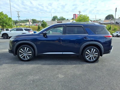 2022 Nissan Pathfinder Platinum